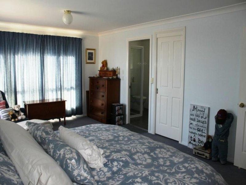 24 MCCARTHY Crescent, Armidale NSW 2350