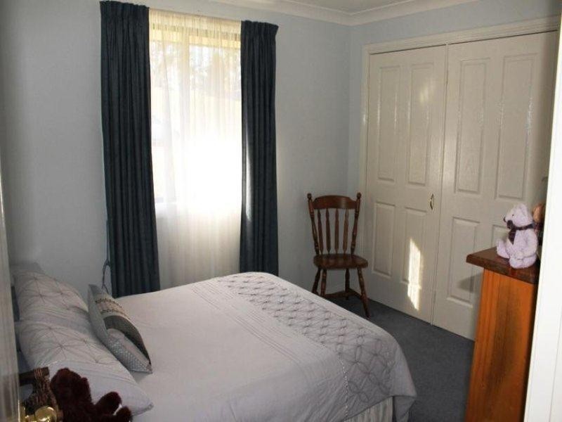 24 MCCARTHY Crescent, Armidale NSW 2350