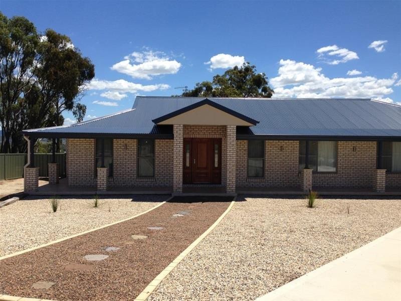 12 Hardman Close, Armidale NSW 2350