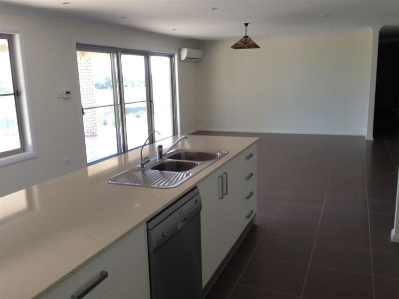 12 Hardman Close, Armidale NSW 2350