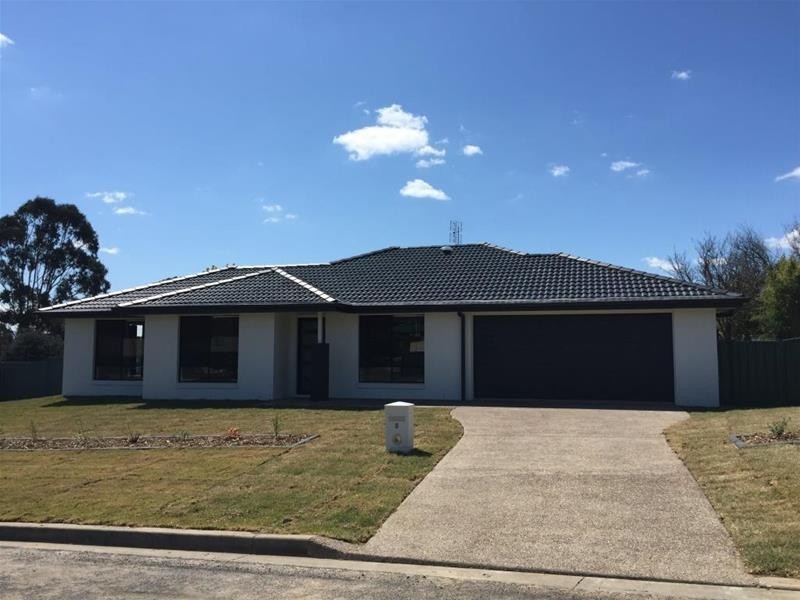 8 Dale Crescent, Armidale NSW 2350