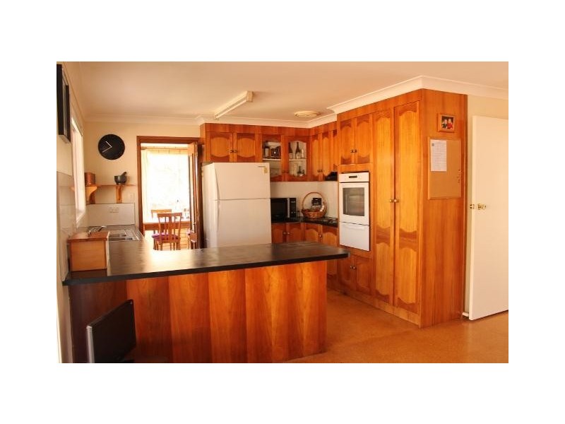 42 Corey Road, Armidale NSW 2350