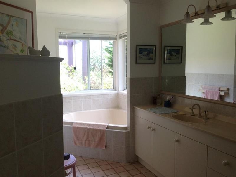 9 Rosecommon Avenue, Armidale NSW 2350