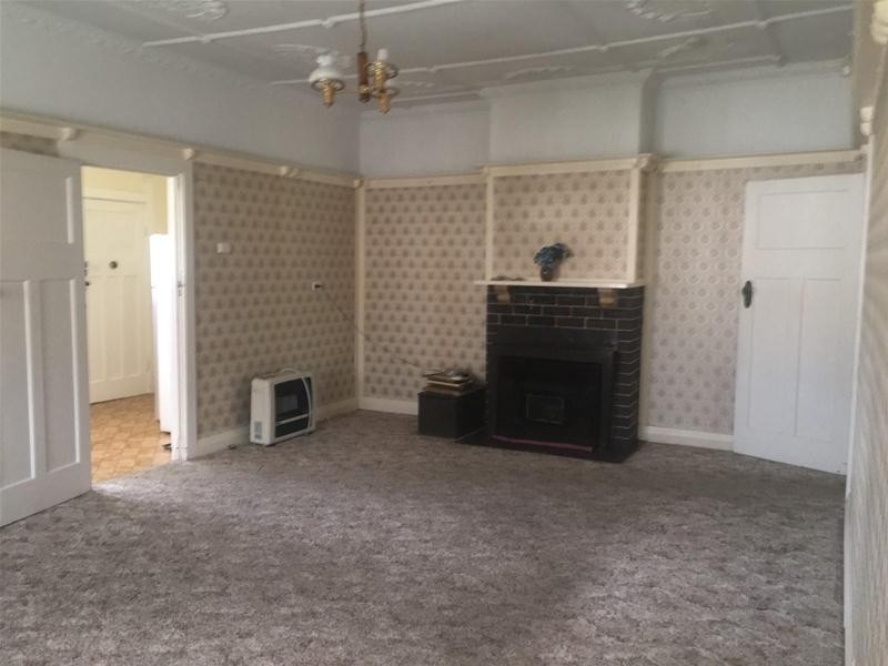 130 Barney Street, Armidale NSW 2350