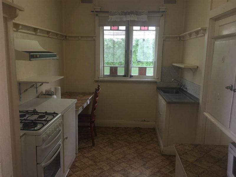 130 Barney Street, Armidale NSW 2350