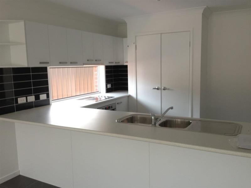 2/10 Schaefer Drive, Armidale NSW 2350