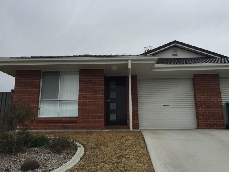 1/10 Schaefer Drive, Armidale NSW 2350