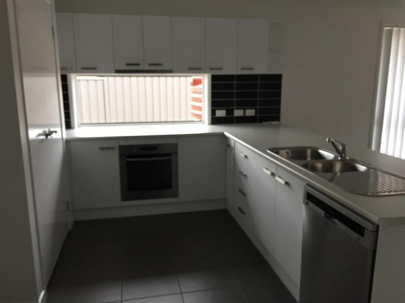 1/10 Schaefer Drive, Armidale NSW 2350