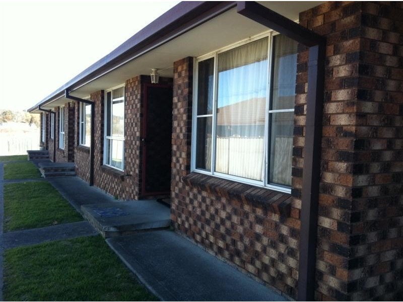 1/16 Alahna Drive, Armidale NSW 2350