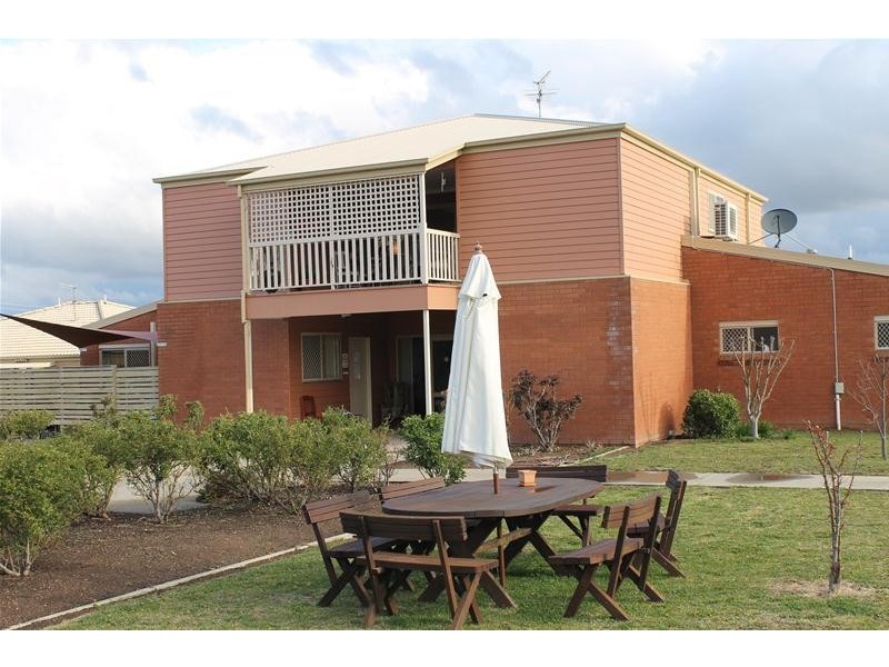 14/80 Queen Elizabeth Drive, Armidale NSW 2350