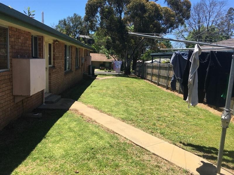 2/2 Robina Crescent, Armidale NSW 2350