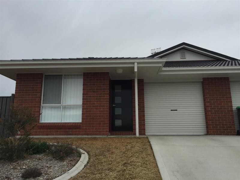 1/10 Schaefer Drive, Armidale NSW 2350