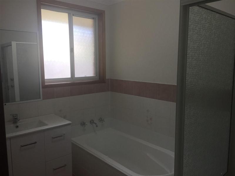 11 Verna Close, Armidale NSW 2350