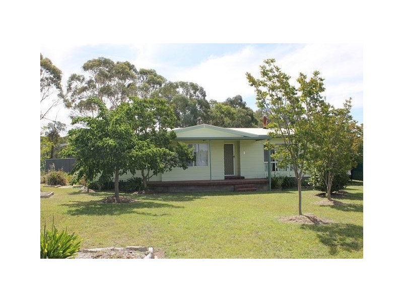 9 Depot Road, Uralla NSW 2358