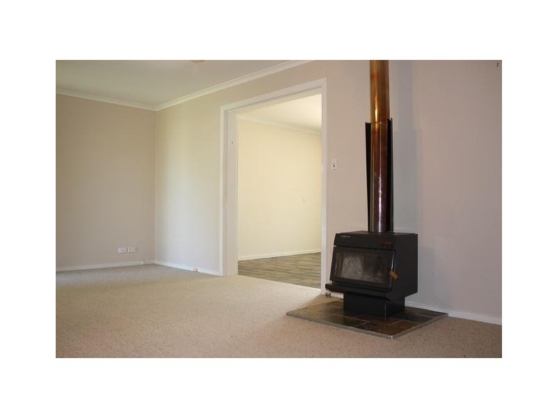 9 Depot Road, Uralla NSW 2358