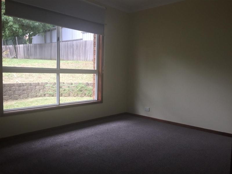 11 Verna Close, Armidale NSW 2350