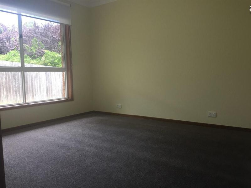 11 Verna Close, Armidale NSW 2350