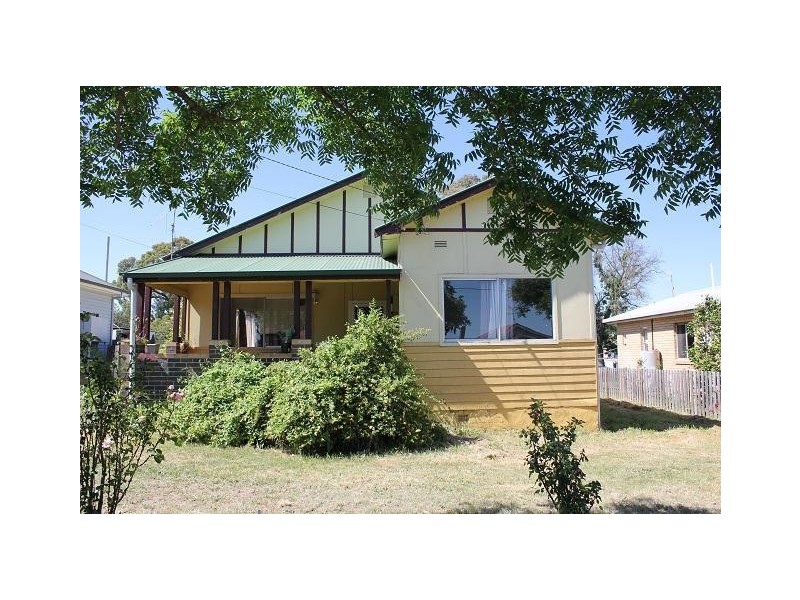 35 Newton Street, Armidale NSW 2350