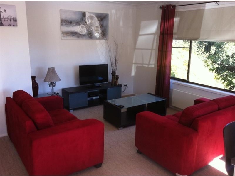 2/30 Crest Road, Armidale NSW 2350