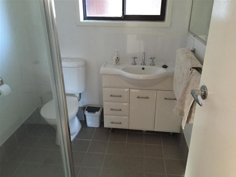 2/30 Crest Road, Armidale NSW 2350