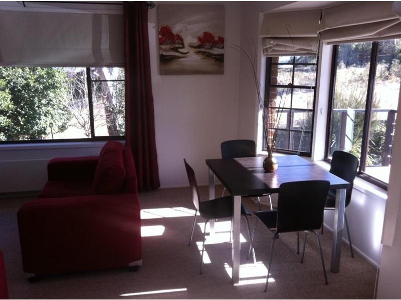 2/30 Crest Road, Armidale NSW 2350