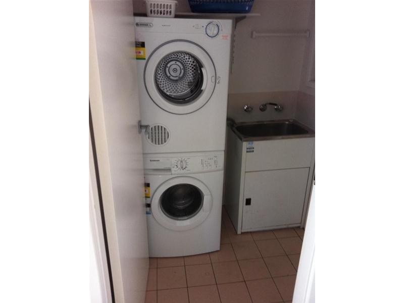 2/30 Crest Road, Armidale NSW 2350