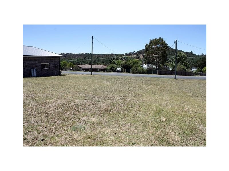 52 John Street, Uralla NSW 2358