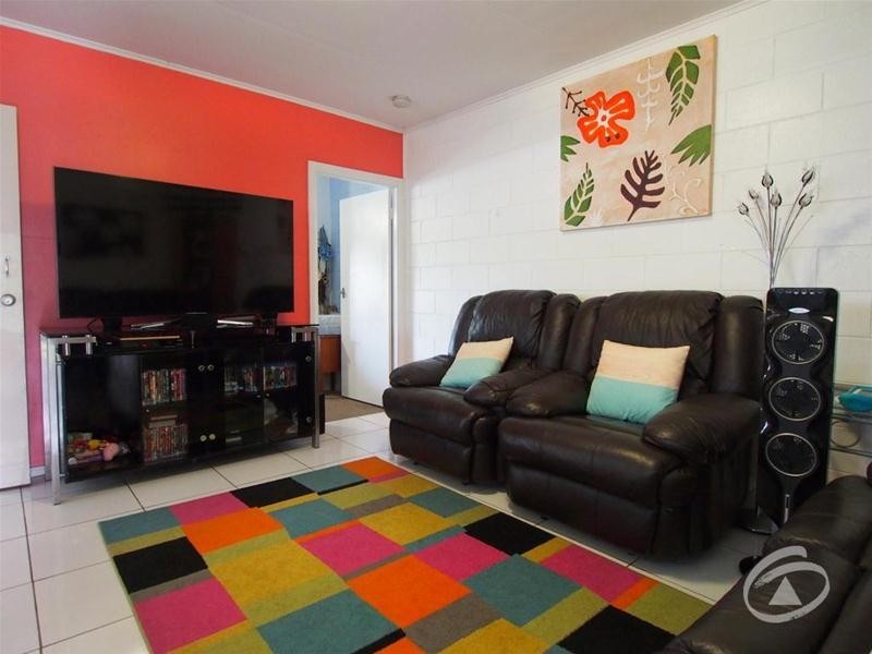 1/111 Tills Street, Westcourt QLD 4870