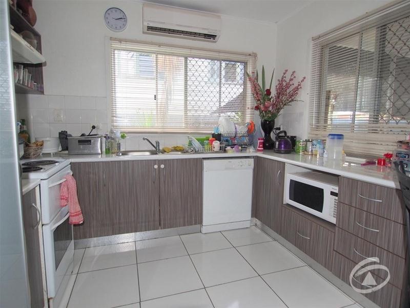 1/111 Tills Street, Westcourt QLD 4870