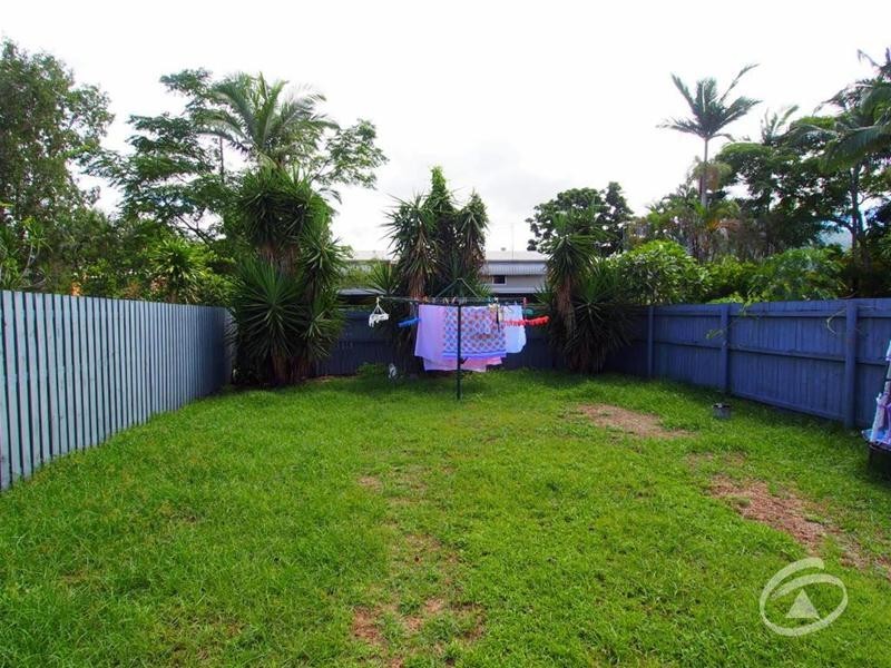 1/111 Tills Street, Westcourt QLD 4870