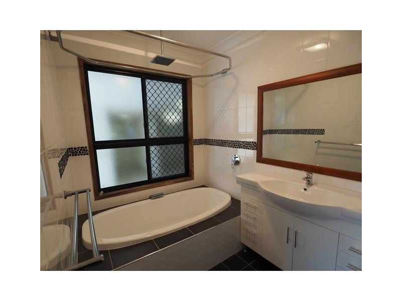 10 Ponticello Street, Whitfield QLD 4870