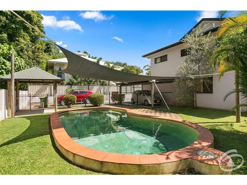 4/5 Le Grande Street, Freshwater QLD 4870