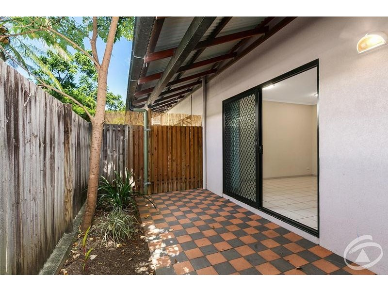 4/5 Le Grande Street, Freshwater QLD 4870