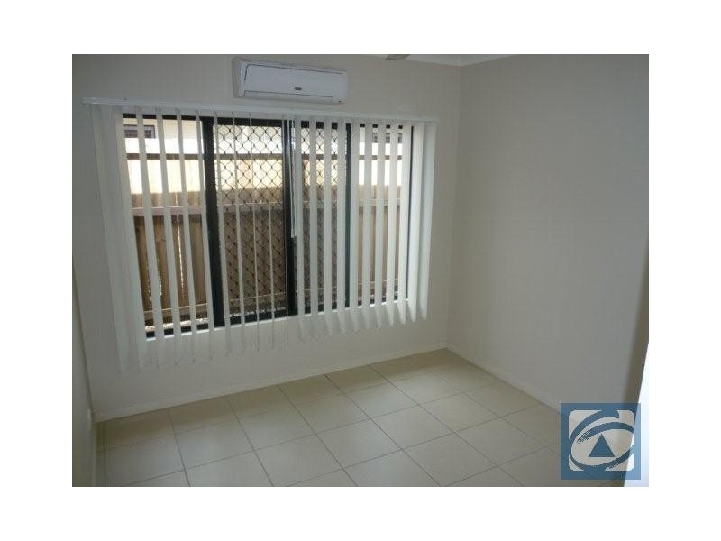 8 Savaii Close, Palm Cove QLD 4879