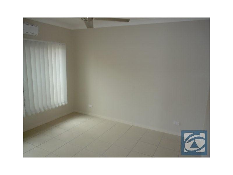 8 Savaii Close, Palm Cove QLD 4879