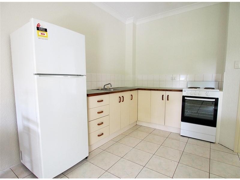 2/217 Spence Street, Bungalow QLD 4870