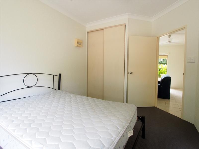 2/217 Spence Street, Bungalow QLD 4870