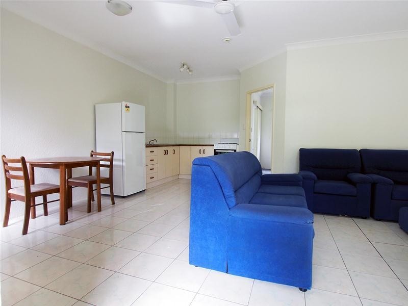 2/217 Spence Street, Bungalow QLD 4870