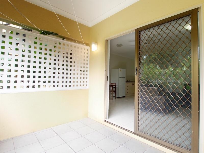 2/217 Spence Street, Bungalow QLD 4870