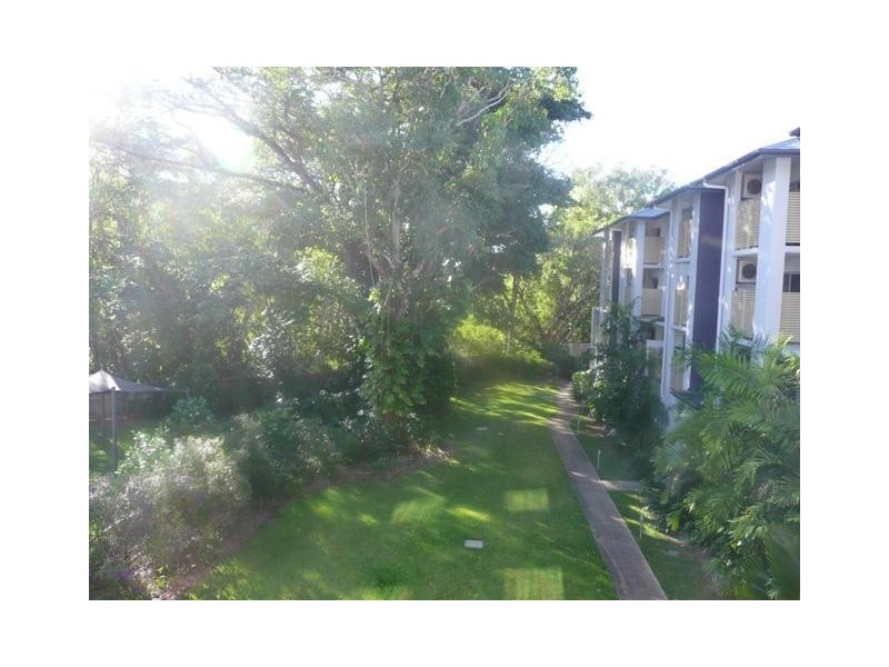 2/9-15 Mclean Street, Cairns North QLD 4870