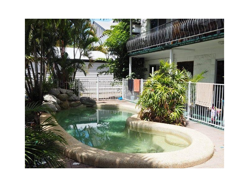 3/30 Charles Street, Cairns North QLD 4870