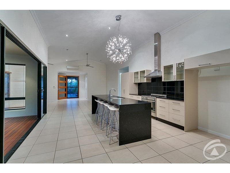 10 Bushlark Place, Smithfield QLD 4878