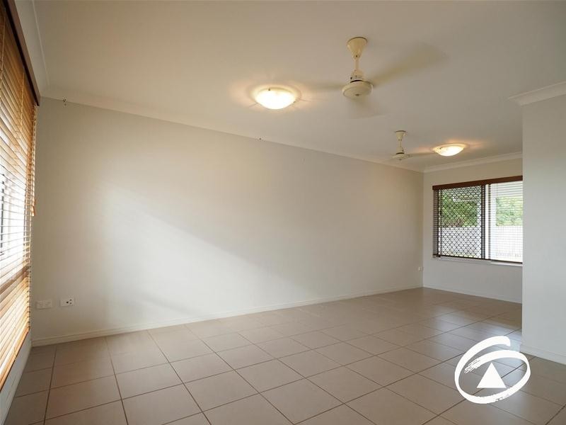 38 Phoenix Street, White Rock QLD 4868