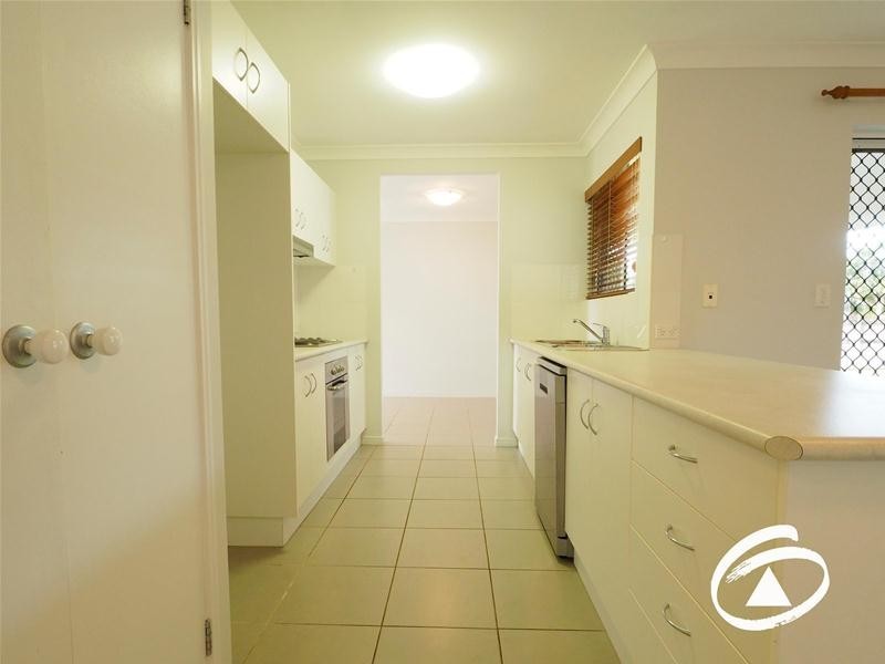 38 Phoenix Street, White Rock QLD 4868