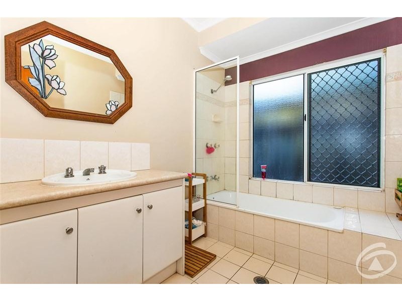 4 Edmonds Close, Bentley Park QLD 4869