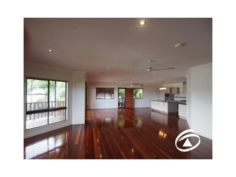 2 Barringtonia Close, Redlynch QLD 4870