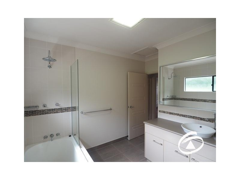 2 Barringtonia Close, Redlynch QLD 4870