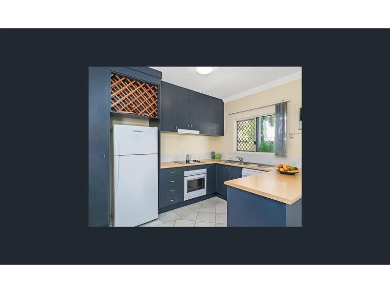 2/5 Lily Street, Cairns North QLD 4870