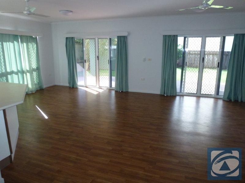 19 Satinash Close, Redlynch QLD 4870