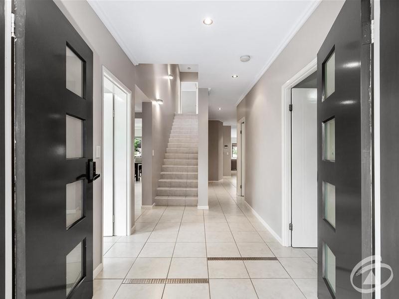 43 William Hickey Street, Redlynch QLD 4870